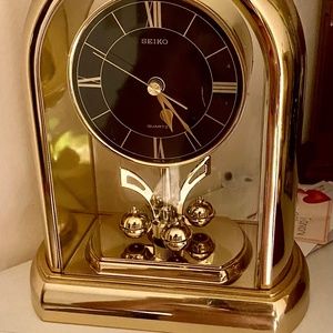 VINTAGE SEIKO QUARTZ 400DAY JAPAN RARE!